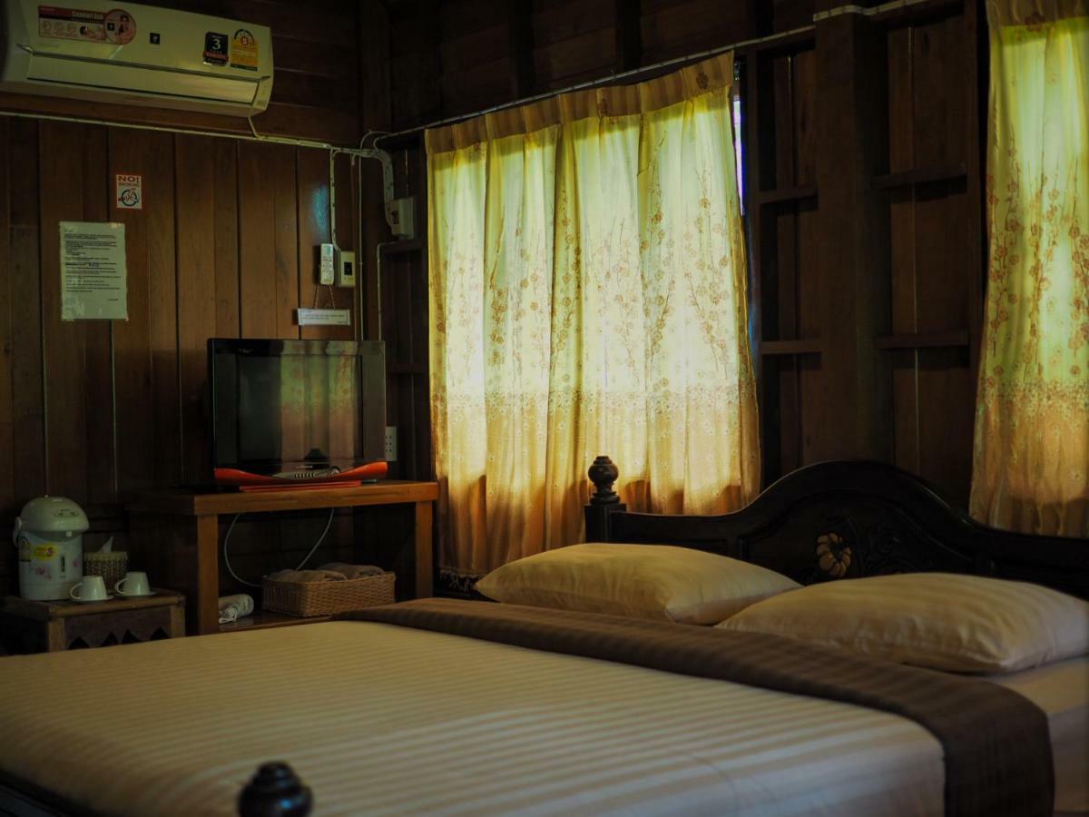 Baan Kong Homestay Ayutthaya Extérieur photo