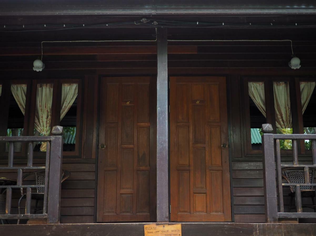 Baan Kong Homestay Ayutthaya Extérieur photo
